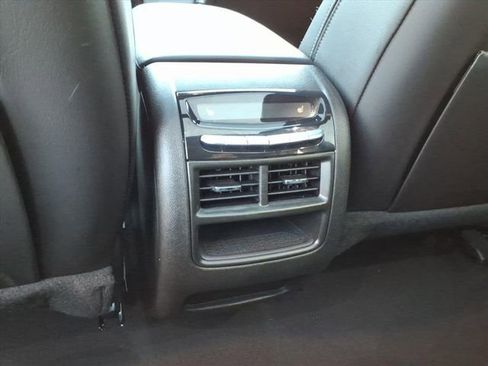 Certified 2025 Cadillac XT5 Premium Luxury image 16