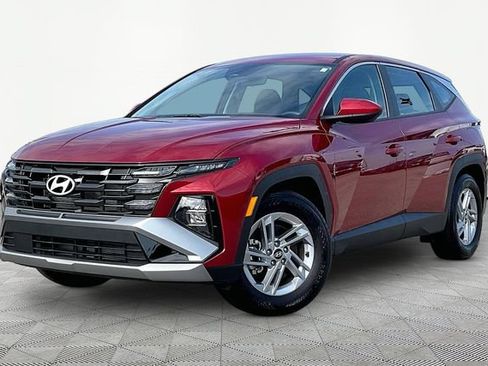Certified 2026 Hyundai Tucson SE FWD image 3