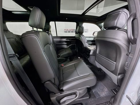New 2026 Jeep Grand Wagoneer 4WD w/ Premium Group I image 30