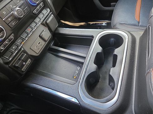 Certified 2022 GMC Sierra 1500 AT4 w/ AT4 Premium Package image 25