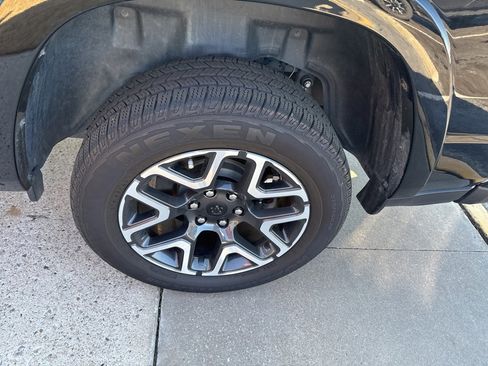 Used 2025 RAM 1500 Laramie w/ Laramie Southwest Edition image 14