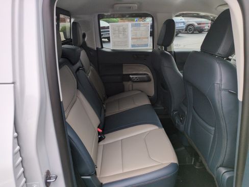 Used 2025 Ford Maverick Lariat AWD/4WD image 28