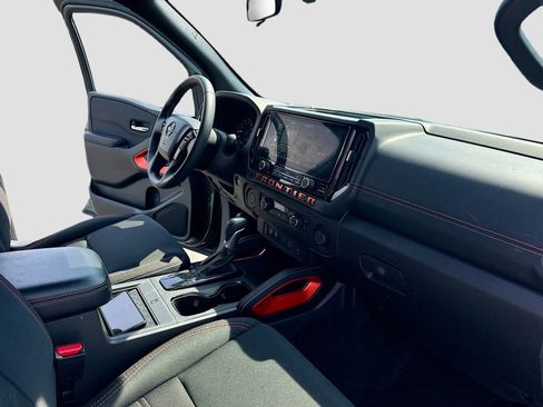 Used 2025 Nissan Frontier Pro-X w/ Pro Convenience Package image 32