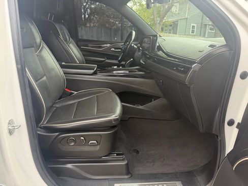 Used 2021 Cadillac Escalade ESV Sport w/ Driver Assist Tech Package image 15