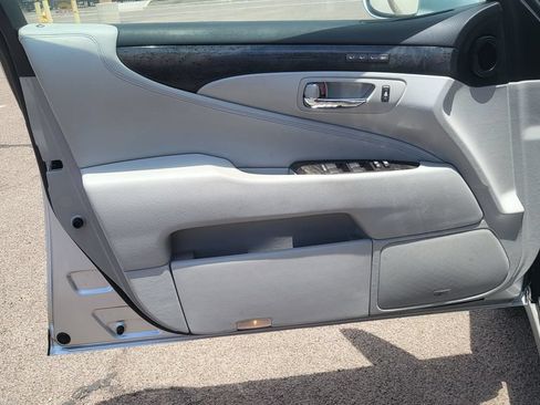 Used 2009 Lexus LS 460 AWD image 24