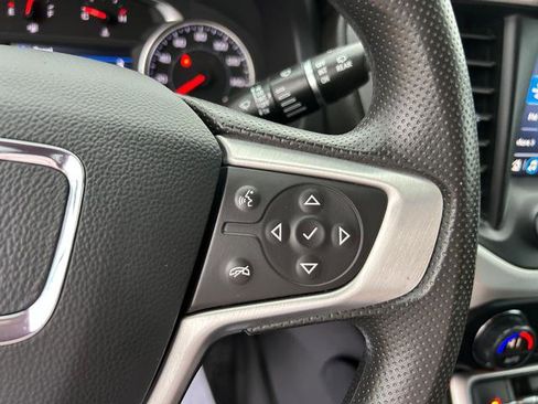 Used 2023 GMC Acadia SLE w/ Driver Convenience Package image 15