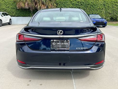 Certified 2025 Lexus ES 300h w/ Premium Package FWD image 6