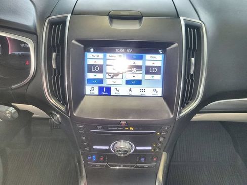 Used 2019 Ford Edge Titanium w/ Equipment Group 301A AWD/4WD image 19