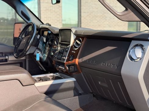Used 2013 Ford F250 Lariat w/ Lariat Interior Pkg AWD/4WD image 9