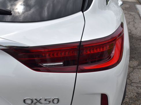 Used 2023 INFINITI QX50 Luxe FWD image 9