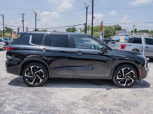 Used 2024 Mitsubishi Outlander FWD image 4