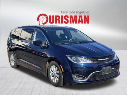 Used 2019 Chrysler Pacifica Touring Plus