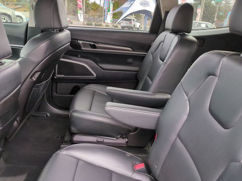 Used 2024 Kia Telluride S image 13