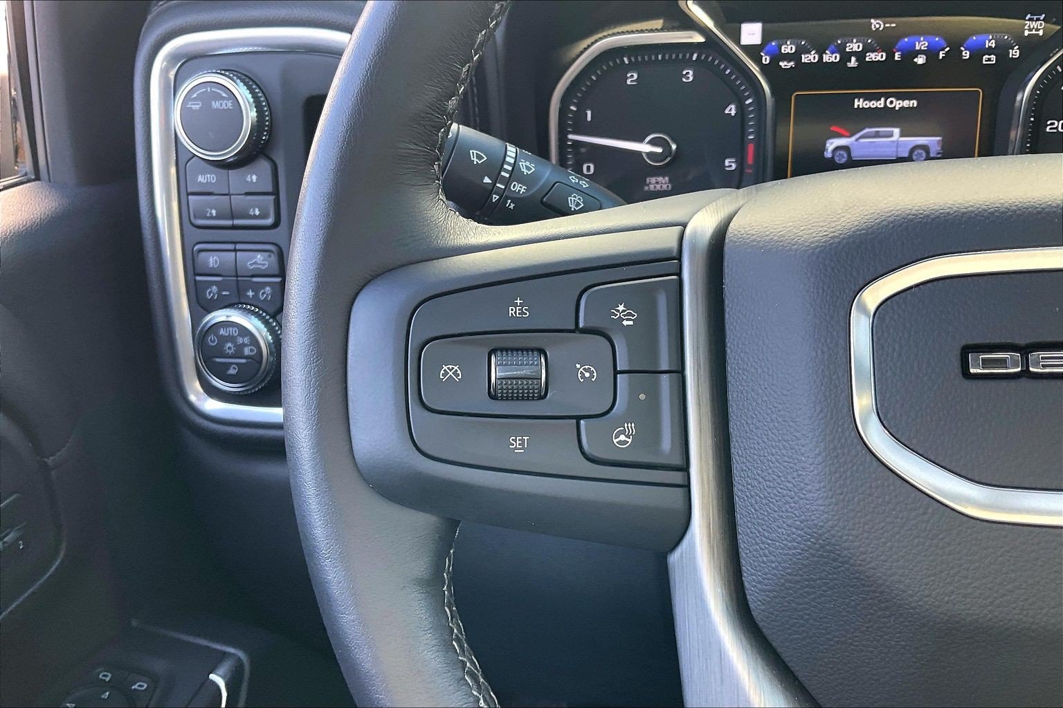 Used 2021 GMC Sierra 3500 Denali w/ Denali Ultimate Package AWD/4WD image 23