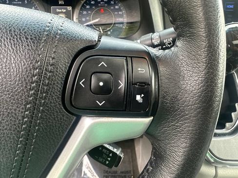 Certified 2017 Toyota Sienna XLE FWD image 36