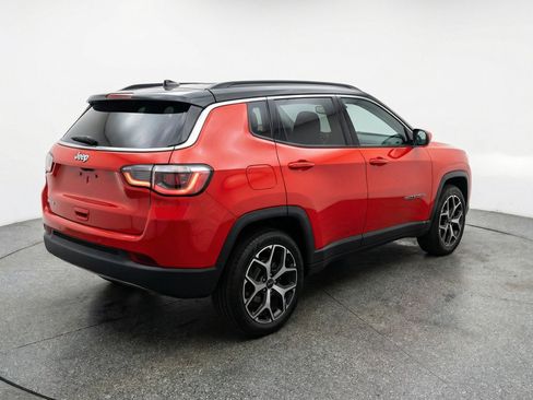 Used 2025 Jeep Compass Limited AWD/4WD image 9