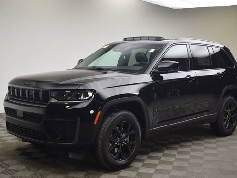 New 2026 Jeep Grand Cherokee 4WD image 15