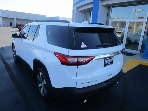Used 2019 Chevrolet Traverse LT w/ LT Premium Package image 3