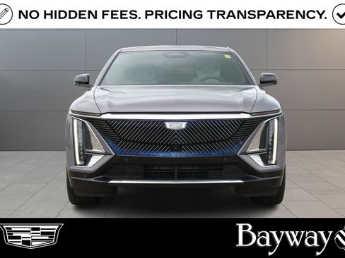 Certified 2024 Cadillac Lyriq Luxury AWD/4WD image 2
