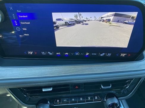 Used 2025 Chevrolet Tahoe High Country image 15