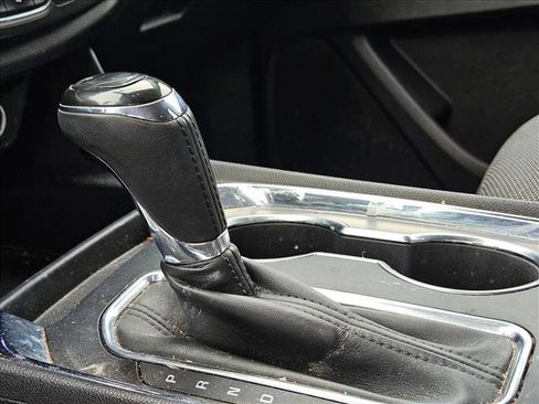 Used 2018 Chevrolet Traverse LT image 13