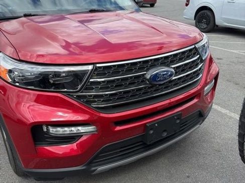 Certified 2022 Ford Explorer XLT w/ Equipment Group 202A AWD/4WD image 25