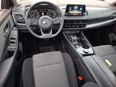 Used 2023 Nissan Rogue SV image 11
