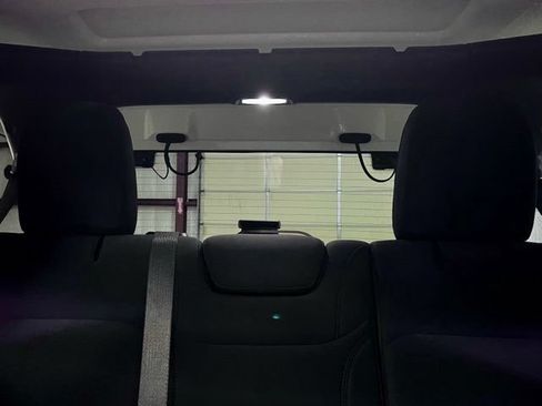 Used 2021 Jeep Wrangler Unlimited Sahara w/ Uconnect 4C Nav & Sound Group AWD/4WD image 17