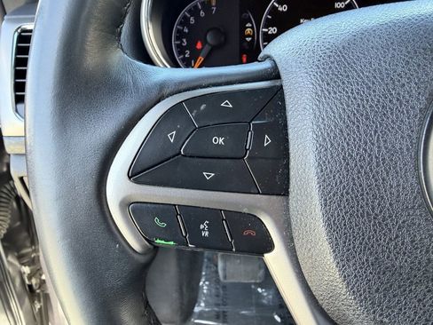 Used 2018 Jeep Grand Cherokee Altitude RWD image 21