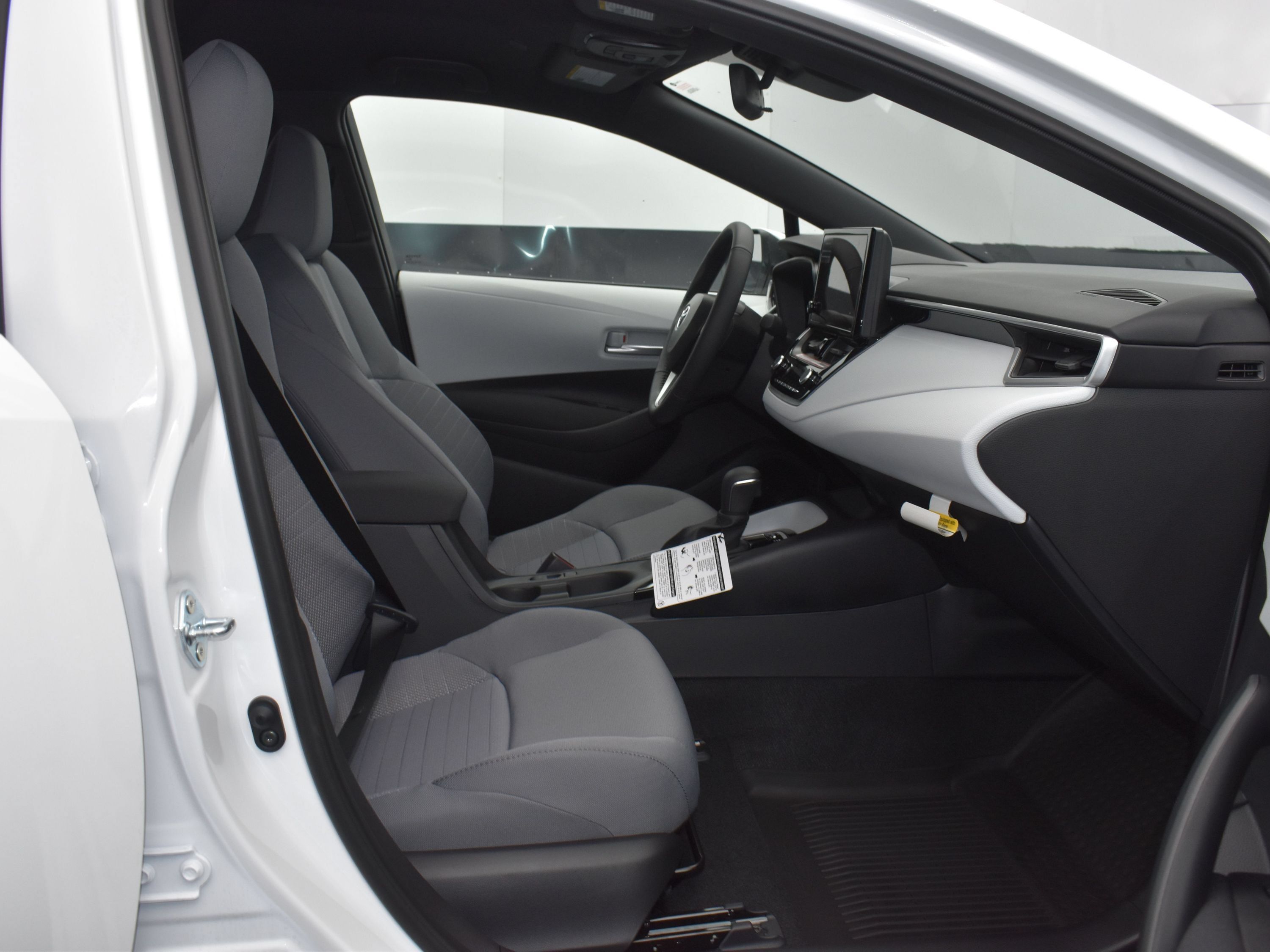 Used 2026 Toyota Corolla SE FWD image 11