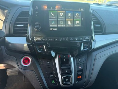 Used 2018 Honda Odyssey EX image 12
