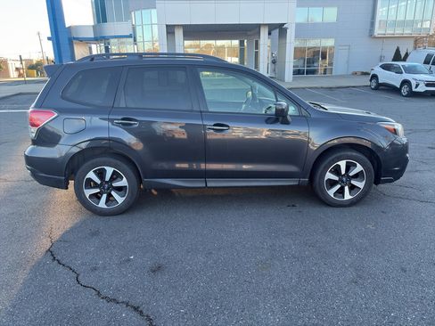 Used 2017 Subaru Forester 2.5i Premium w/ All-Weather Package image 8