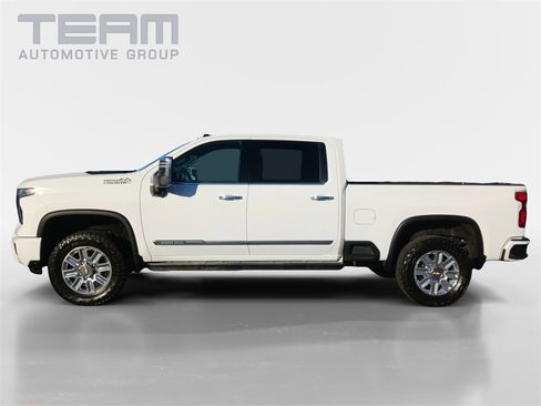 Used 2024 Chevrolet Silverado 3500 High Country w/ High Country Premium Package image 4