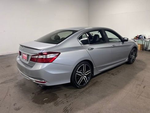 Used 2017 Honda Accord Sport image 3