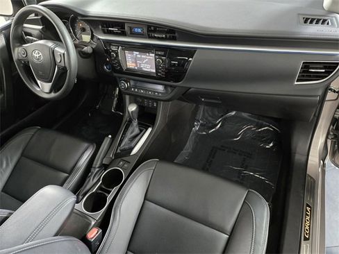 Used 2015 Toyota Corolla LE image 23