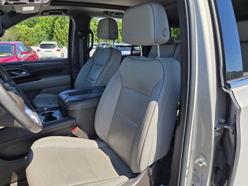 Used 2023 GMC Yukon XL SLT w/ SLT Luxury Package RWD image 13