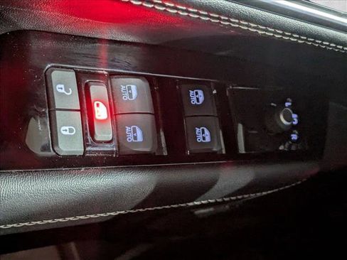 Used 2024 Jeep Wagoneer L Series II w/ Convenience Group I image 18