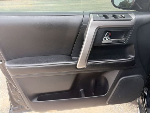Used 2015 Toyota 4Runner SR5 RWD image 18