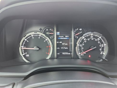 Used 2023 Toyota 4Runner TRD Off-Road Premium w/ Off Road Premium Plus Package AWD/4WD image 18