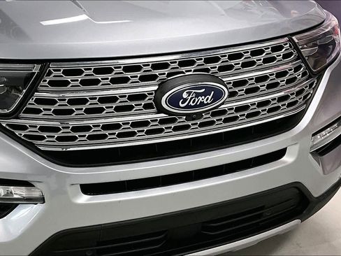 Used 2023 Ford Explorer Limited AWD/4WD image 30