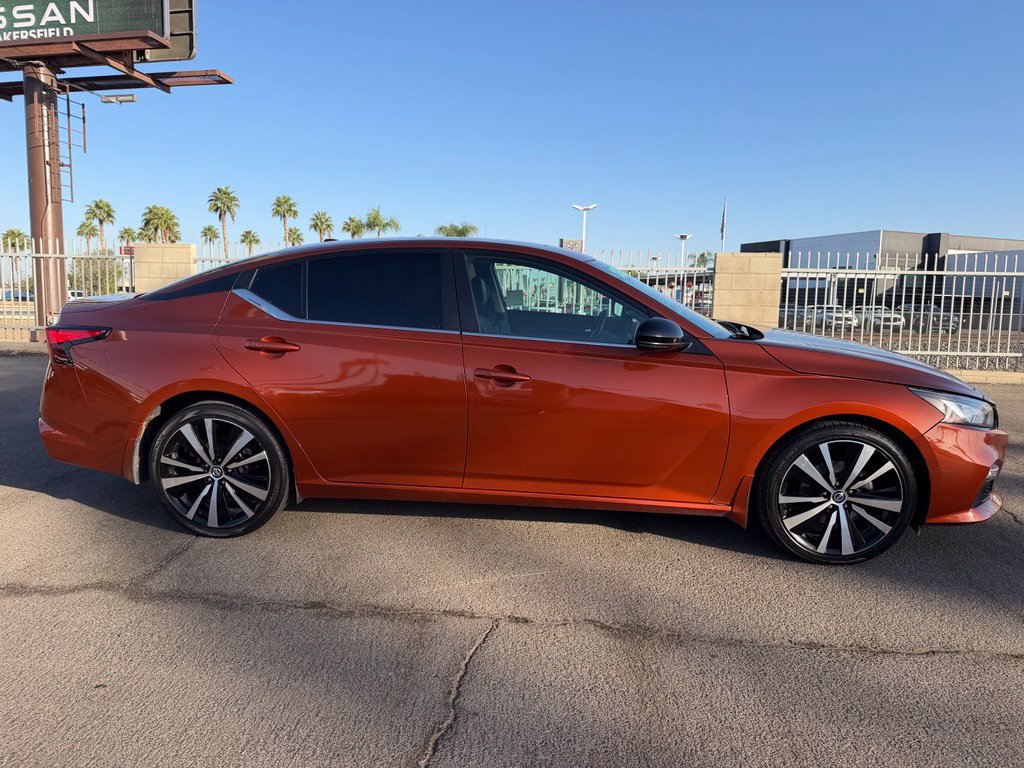 Used 2020 Nissan Altima 2.5 SR w/ Premium Package FWD image 7