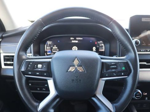 Used 2024 Mitsubishi Outlander 4WD Plug-In Hybrid image 22