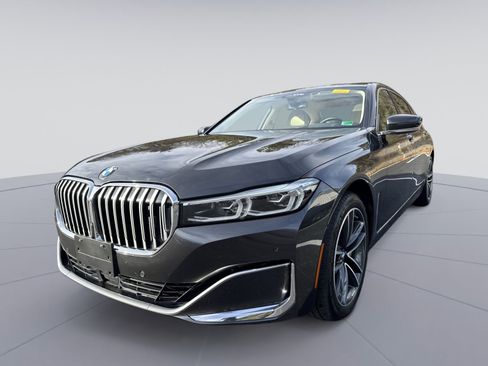 Used 2020 BMW 750i xDrive w/ Autobahn Package image 5
