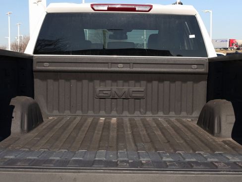 Used 2024 GMC Sierra 1500 SLT w/ X31 Off-Road Package image 31