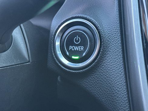 Used 2022 Chevrolet Bolt EUV LT w/ Convenience Package image 28