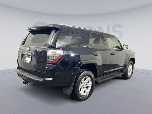 Used 2018 Toyota 4Runner SR5 image 7