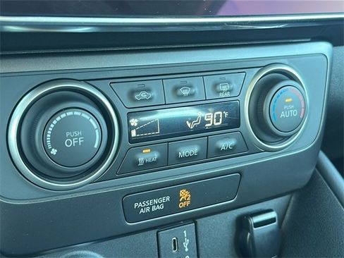 Used 2024 Nissan Leaf S image 36