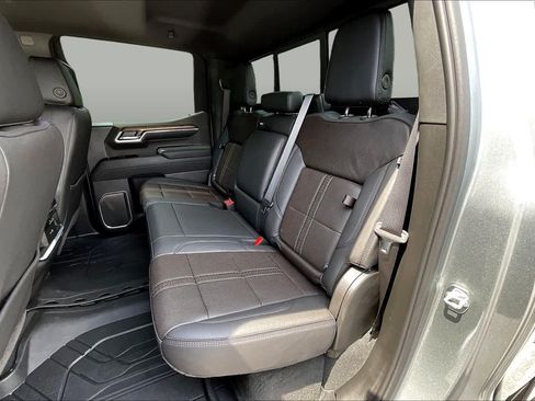 Used 2026 Chevrolet Silverado 1500 High Country w/ High Country Premium Package AWD/4WD image 39