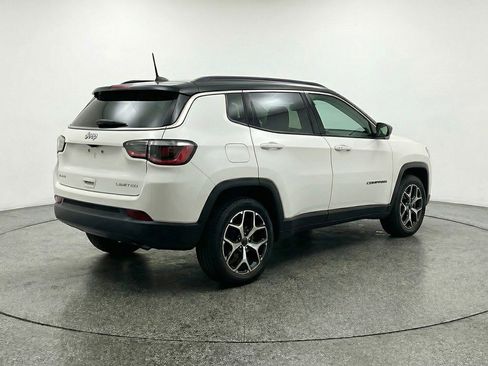 Used 2025 Jeep Compass Limited AWD/4WD image 9
