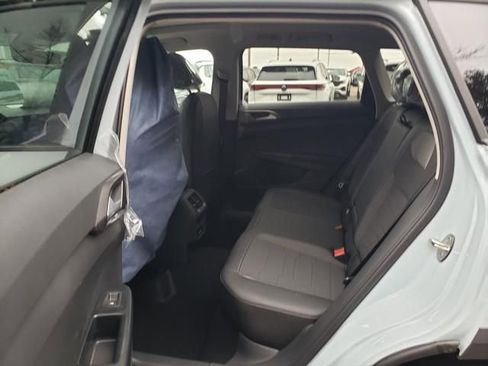 New 2026 Volkswagen Taos SE image 7